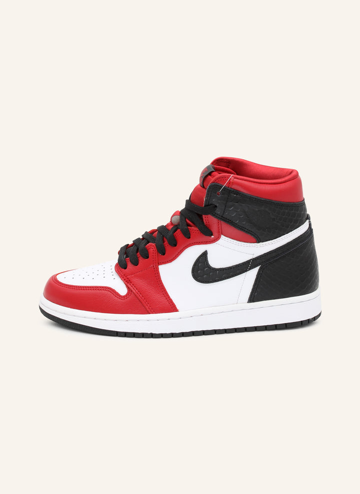 Jordan 1 Retro High Satin Snake Chicago (W)